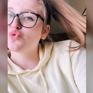 Meet your Posher, Alyssa